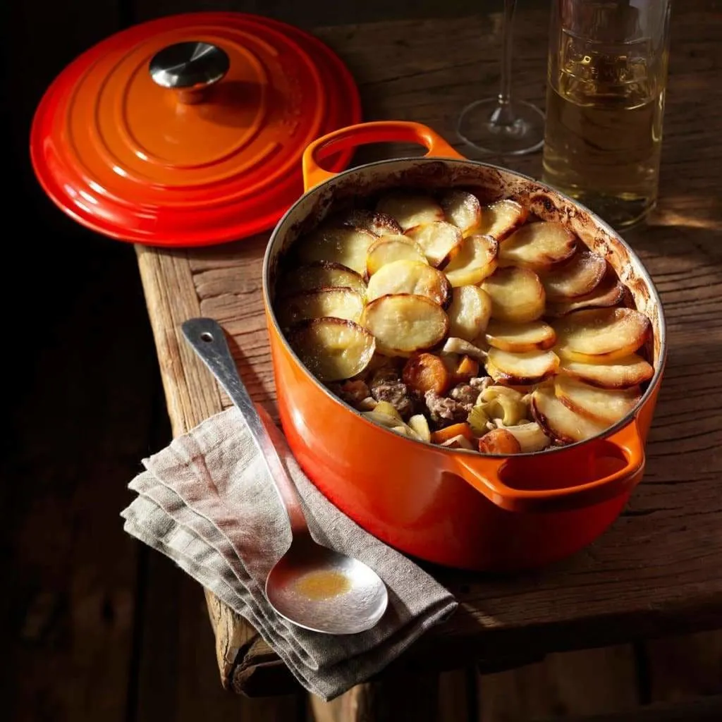 Le Creuset Signature Cast Iron Oval Casserole